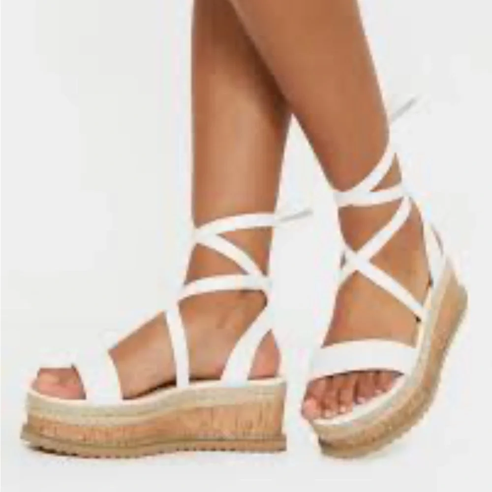 Truffle collection Elegant White Women's Sandals size 6 - Picture 1 of 6